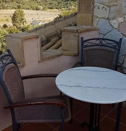 Castello Bellos Tower Apartment *