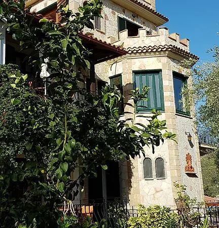 Castello Bellos Tower Apartament Keri